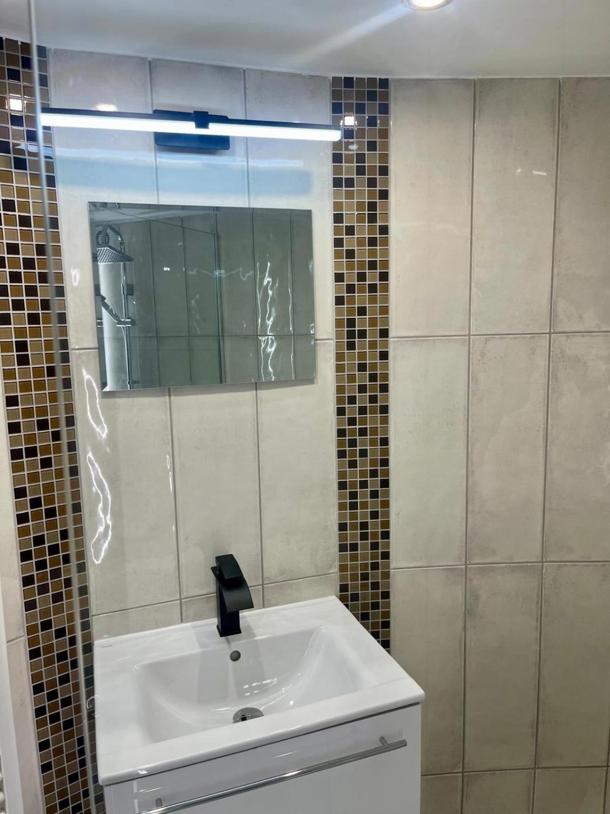 Kalvaria With Balcony, Free Parking And Ac Budapest Exterior foto