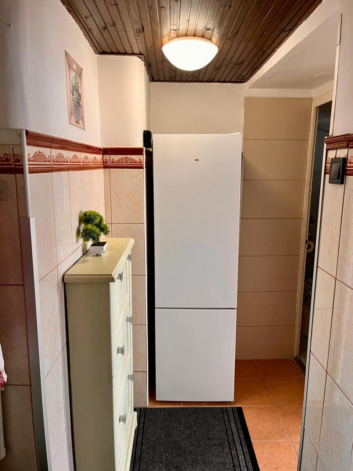 Kalvaria With Balcony, Free Parking And Ac Budapest Exterior foto